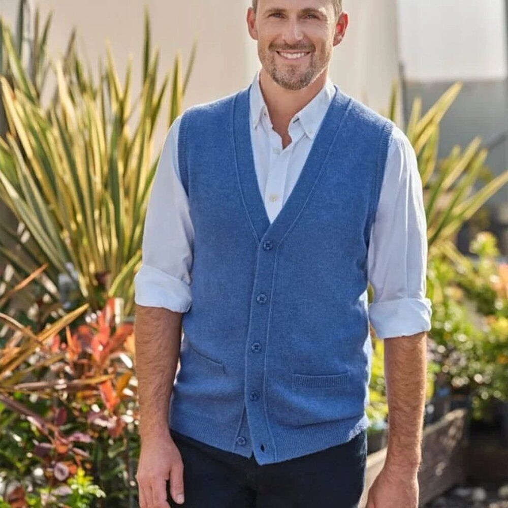 WoolOvers Men's Chelsea Blue Lambswool Buttoned Vest Size Medium
